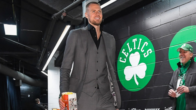 "Celtics" spēle pret "Clippers" bez potīti pagriezušā Porziņģa līdzdalības