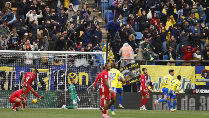 "Atlético" krīt cīņā par izdzīvošanu esošās Kadisas priekšā, Žirona turpina katalāņu rotāciju