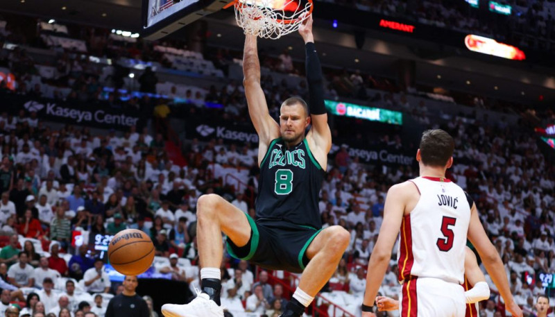 ''Celtics'' un ''Heat'' ceturtais cēliens: ķelti lūkos nonākt uzvaras attālumā no otrās kārtas