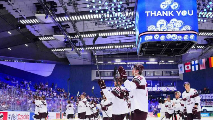 Latvijas hokeja izlase Rīgā ielidos šovakar, sagaidīšanas pasākuma rīt tomēr nebūs