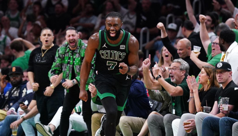 Fināls pārceļas uz Teksasu: ''Celtics'' viesosies Dalasā, Porziņģa statuss neskaidrs