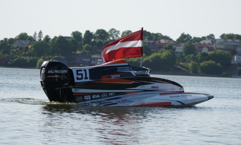 ''Riga Powerboat Team'' kļūst par pasaules čempioniem 12h izturības sacīkstēs