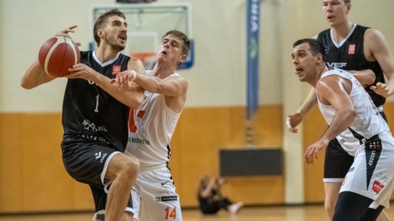 Fārenhorsts debitē, Pinnim "double-double",Vefiņš grauj Daugavpilī