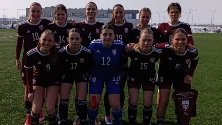 Latvijas U17 meiteņu izlase līdzvērtīgā cīņā piekāpjas arī bosnietēm