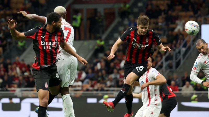 ''Milan'' vājo sezonu noslēdz ar uzvaru pār jau izkritušo Moncu