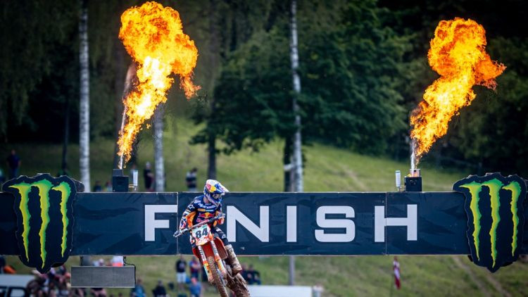 Herlingss uzvar arī MXGP otrajā braucienā, latvieši Ķegumā paliek bez punktiem