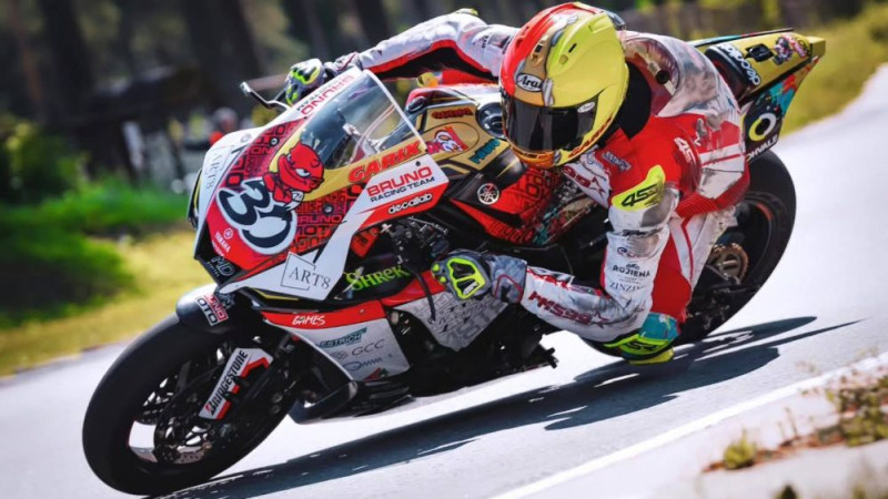 Biķernieku motošosejas sacensībās "Superbike" klasē uzvar Rožkalns