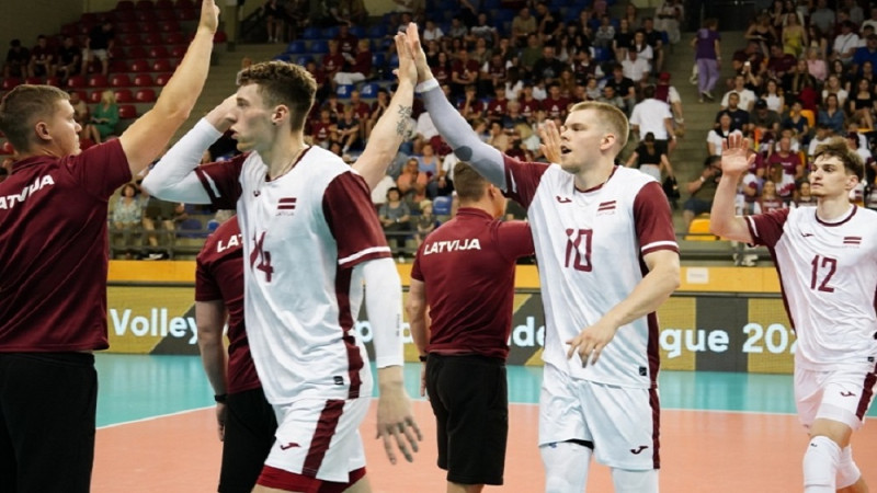 Latvijas volejbola izlases pirmā tempa uzbrucējs Dzenis karjeru turpinās Grieķijā