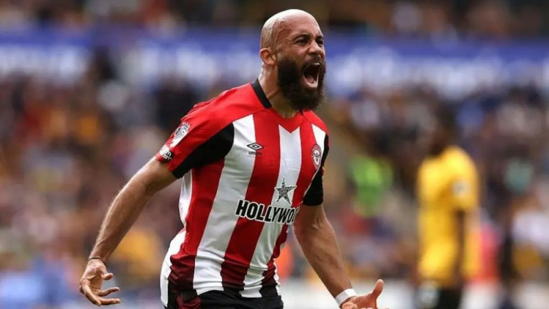 Mančestras ″United″ un ″Brentford″ beidzot vienojas par Mbemo pāreju