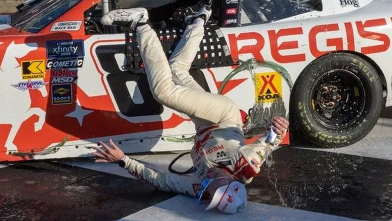 Svinības pārvēršas murgā – NASCAR pilots uzvaru "atzīmē" ar lauztu kaulu