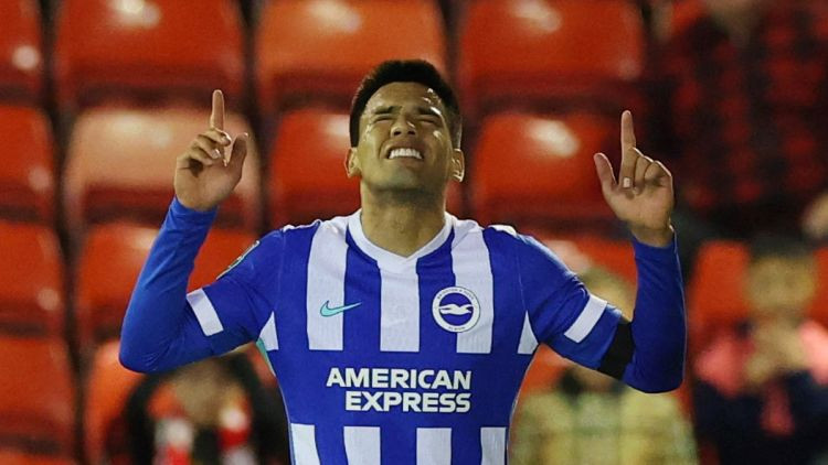 Līgas kauss: paragvajietim četri vārti, Liverpūle atkal izrauj uzvaru, nervozē arī "Chelsea"