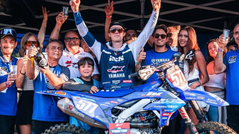 Giftings paliek "JK Yamaha" komandā un mērķē uz MXGP pirmo desmitnieku