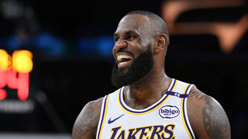 Rekordists Lebrons tiek iekļauts starp Zvaigžņu spēles rezervistiem