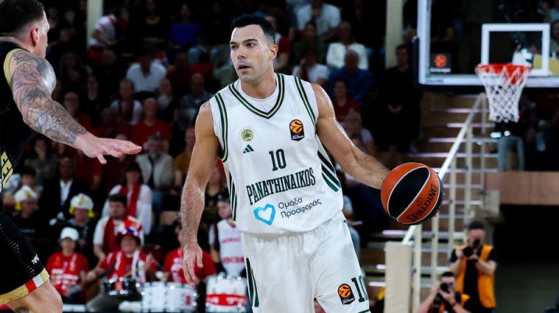 "Panathinaikos" kapteinis Slukass vienojies par līgumu līdz 2027. gadam