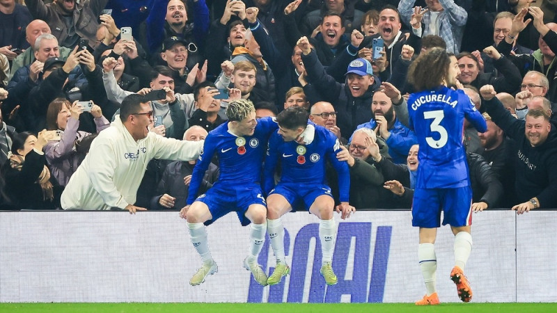 ''Chelsea'' dominanci statistikā tikai otrajā puslaikā pārvērš drošā uzvarā pār pastarīti