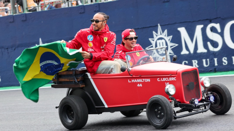 Hamiltons pirmo sezonu "Ferrari" rindās salīdzina ar murgu