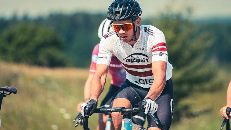 Muižnieks un Rodionova triumfē Latvijas Nacionālā Gravel sezonas kopvērtējumā