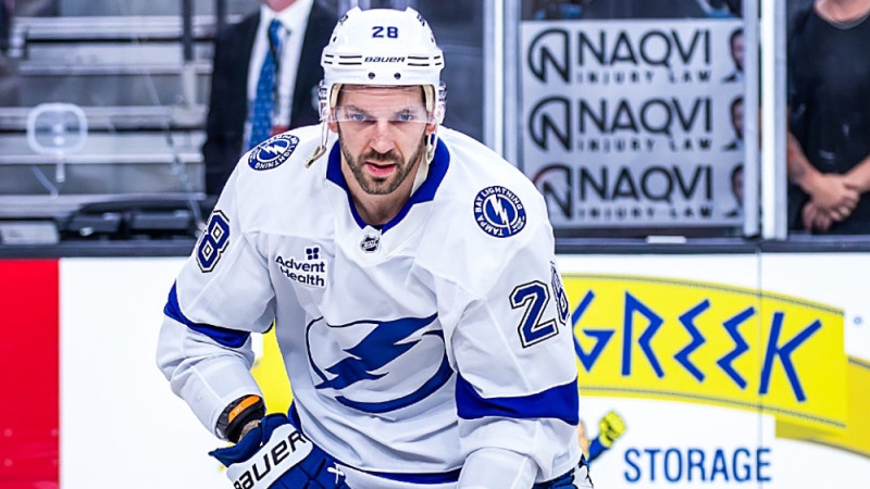 Girgensons pirms dueļa pret čempioniem pirmajā maiņā, Elvis atkal malā