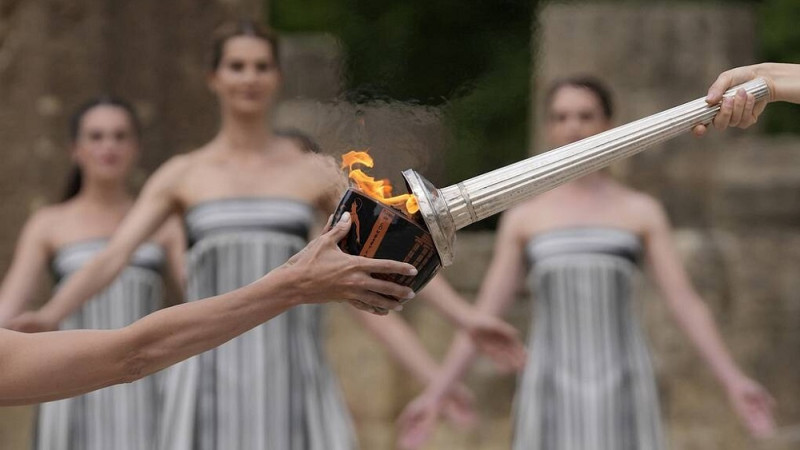 Senajā Olimpijā iedegta Milānas-Kortīnas d’Ampeco olimpisko spēļu uguns