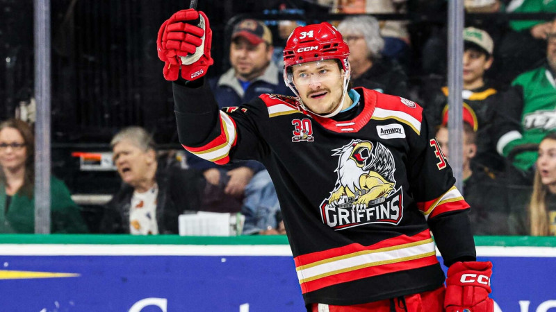 Tralmaks – viens no diviem hat-trick veicējiem grifu 10:1 uzvarā Teksasā