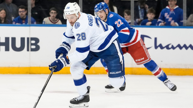 Girgensons darbīgs, Tampa uzvar arī pirmajā cīņā Ņujorkā