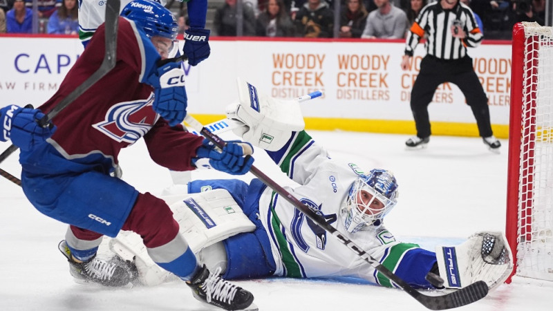 Bļugers izlaiž 21. spēli pēc kārtas, Vankūvera piekāpjas NHL līderiem