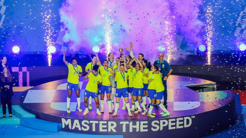 Pirmajā Pasaules kausā telpu futbolā sievietēm uzvar Brazīlija