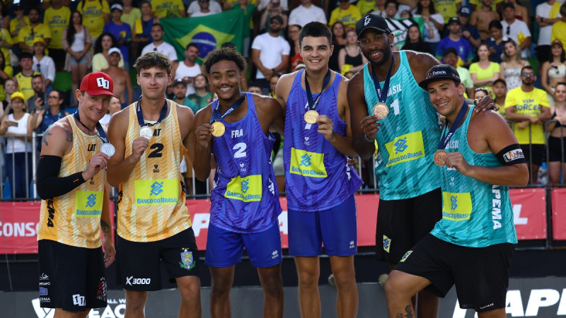 Sezonas noslēgumā Pļaviņam un Fokerotam pirmoreiz elites sudrabs