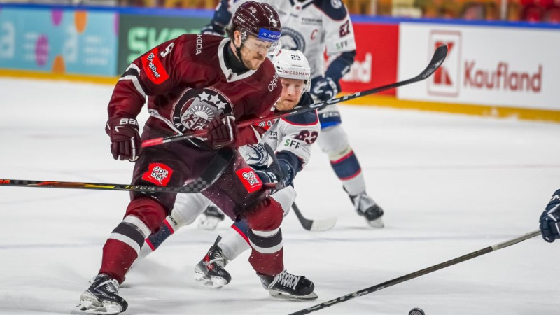 Latvijas hokejisti "pamostas" trešajā periodā un sagrauj norvēģus