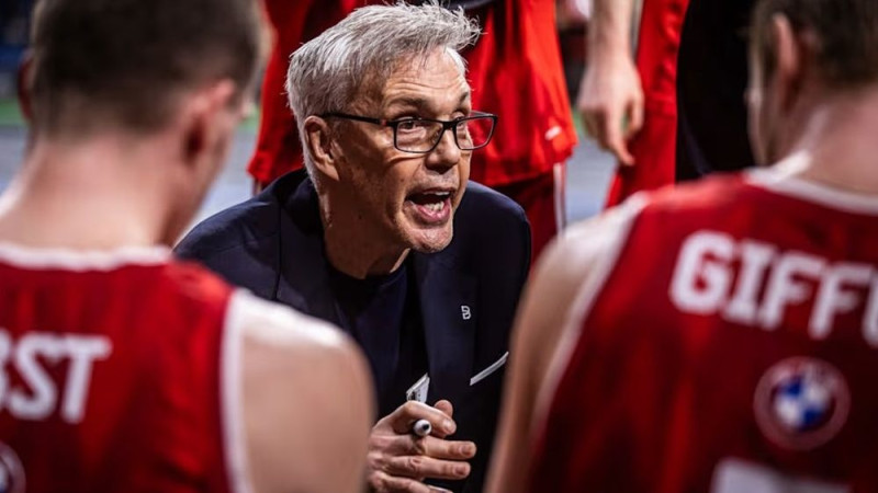 Darbu zaudējušo Eirolīgas treneru sarakstu papildina arī Herberts