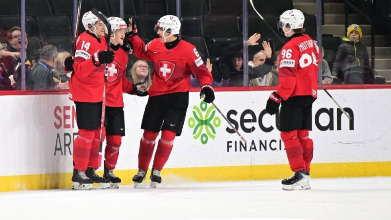 Šveices juniori vienaudžus no Vācijas aizsūta uz izdzīvošanas maču