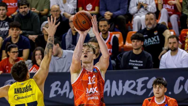 Šteinbergs ar vairākiem precīziem metieniem palīdz tuvoties Eirokausa izslēgšanas posmam