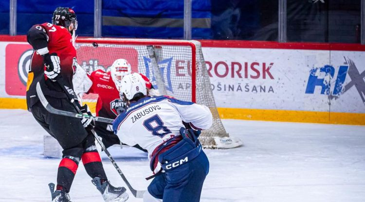 "Zemgale" izglābjas un pagarinājumā uzveic "Capitals", Emīlam Ločmelim hat-trick Tallinā