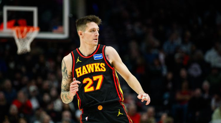 Porziņģa pārstāvētā Atlantas "Hawks" aizmaina Čehijas izlases aizsargu