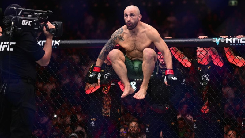 Volkonovskis ar uzvaru pār Lopešu atkārto UFC rekordu