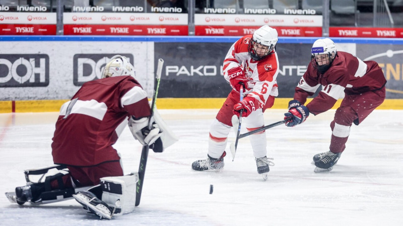 Latvijas U18 hokejisti lieliski vairākumā, Ankipāna uzraudzītā U16 komanda izskolo poļus