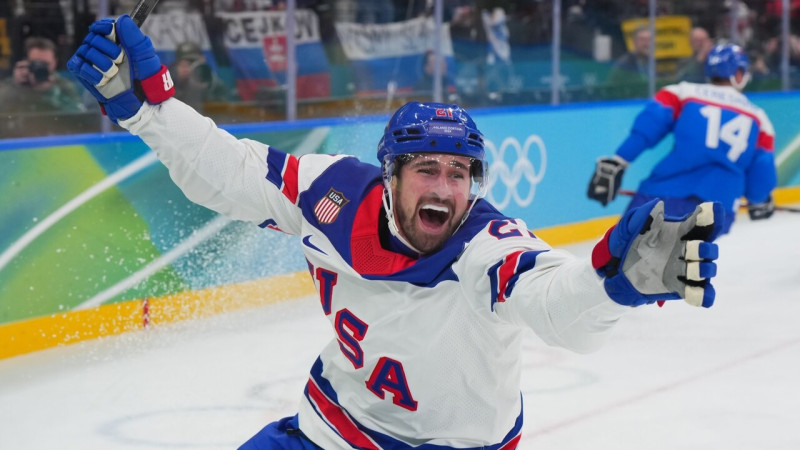 Amerikāņi olimpiskajā pusfinālā pārrullē pāri slovākiem