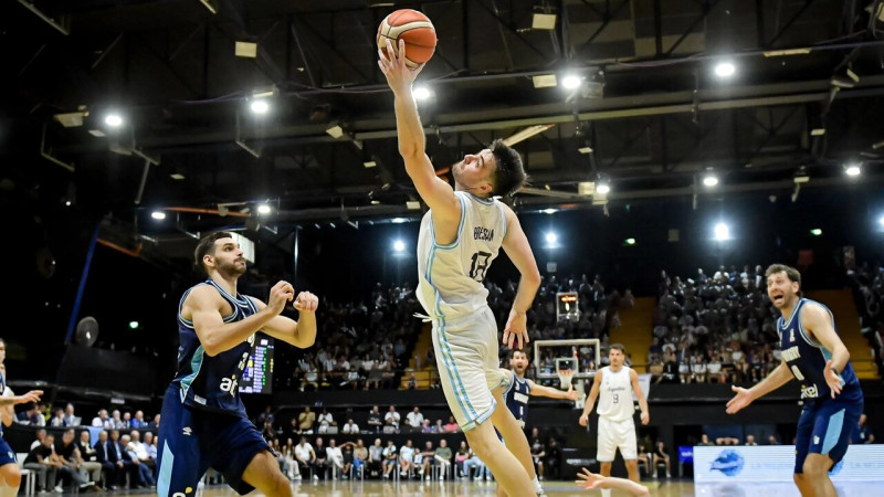 Atlase Amerikā: Argentīna mājās iemet vien 44, amerikāņi zaudē, Puertoriko jau 0-3