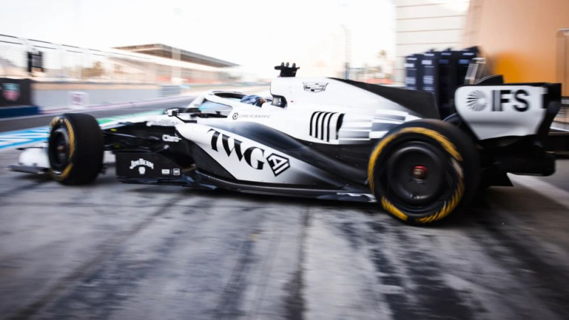 "Cadillac" komanda savu pirmo F1 auto nosauc par godu Mario Andreti