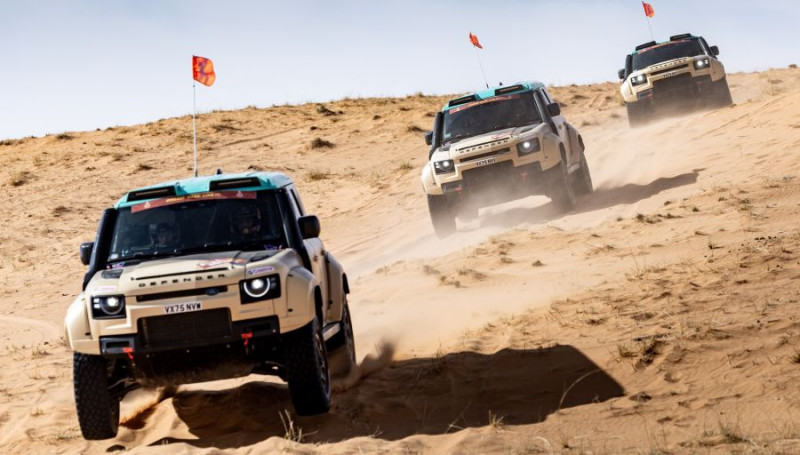 ''Defender'' pēc vēsturiskās uzvaras Dakaras rallijā ar trim ekipāžām startēs Portugālē