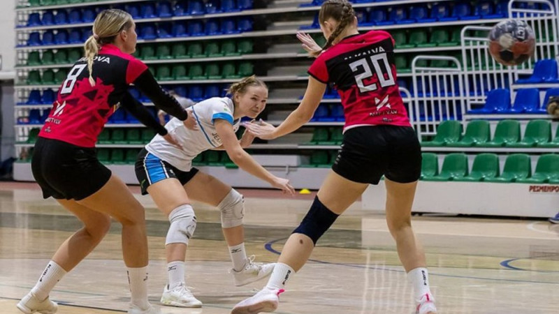 Salaspils handbolistes zaudē pēdējā mājas spēlē, salaspilieši vinnē Sauriešos