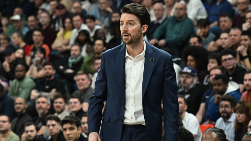 Eirolīgas ātrākā komanda šķiras no galvenā trenera, vietā – visu laiku jaunākais stratēģis turnīrā