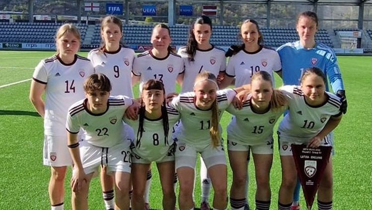 Latvijas sieviešu U19 izlase A līgā debitē ar sakāvi pret futbola dzimteni