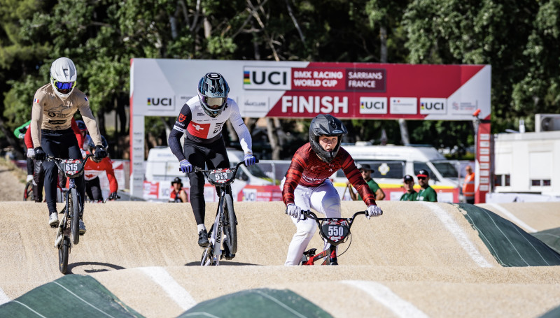 UCI BMX PK otrajā posmā Laake izcīna piekto vietu U23 grupā; Apels pārsteidz ar 13. vietu elitē