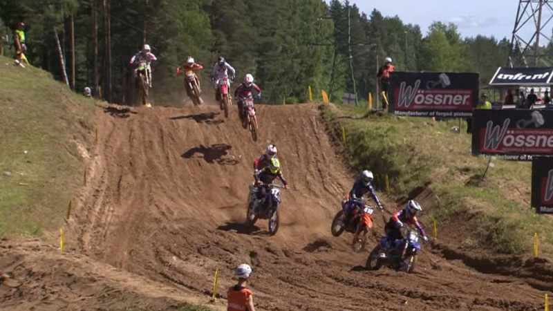 Video: Kubuliņš savu fanu priekšā izceļ startu un finišē trešais