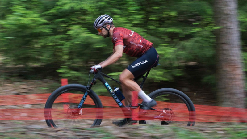 Blūms Pasaules kausa trešajā posmā MTB XCO krosā finišē 54. vietā