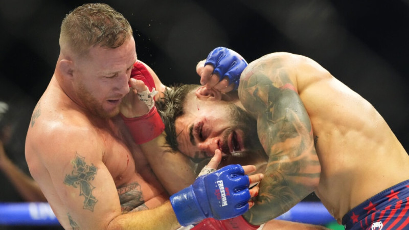 Baltā nama UFC: Geičī pārsteidz Topuriju un pirmo reizi tiek pie čempiona jostas