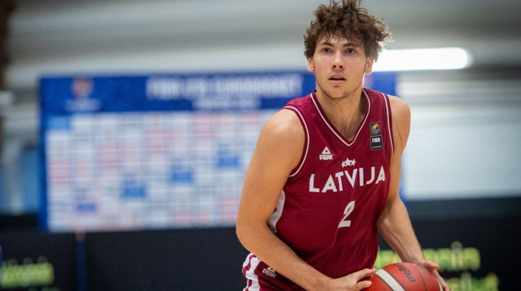 Latvijas U20 basketbolisti pēdējā pārbaudē pirms EČ sagrauj ukraiņus