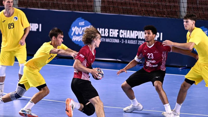 Latvijas jaunie handbolisti U18 meistarsacīkstēs pieveic arī rumāņus