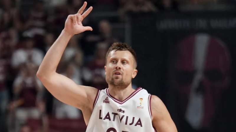 Mārtiņš Laksa: "Vienmēr gribēju uzvilkt kreklu ar Trīs zvaigznēm"